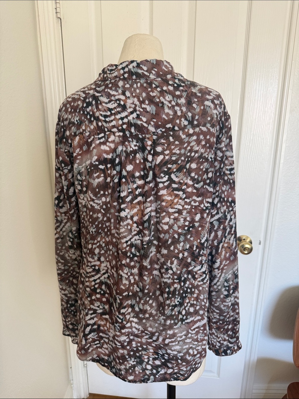Cloth & Stone Printed button-up blouse - Picture 2 of 7